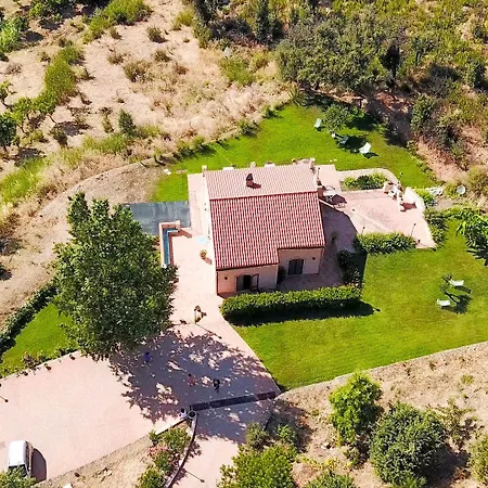 Le Ginestre Чефалу