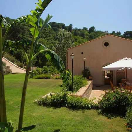 Le Ginestre 4* Чефалу