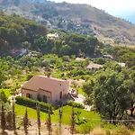 Oda ve Kahvaltı Le Ginestre 4*