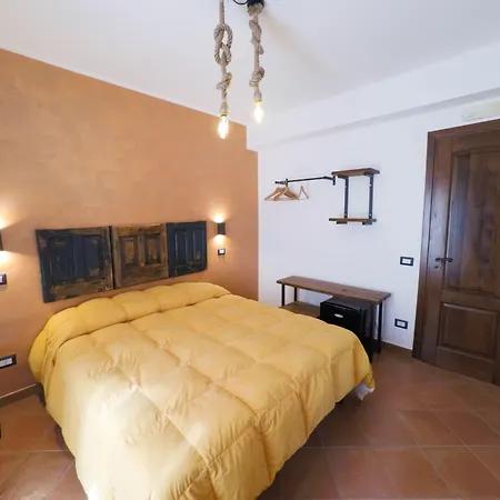Le Ginestre Nocleg ze śniadaniem 4*