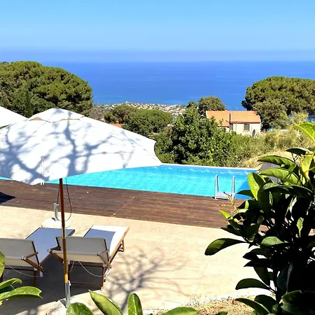 Le Ginestre Bed and Breakfast 4*