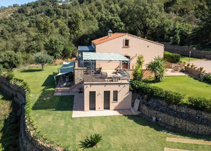 Le Ginestre Bed and Breakfast 4*